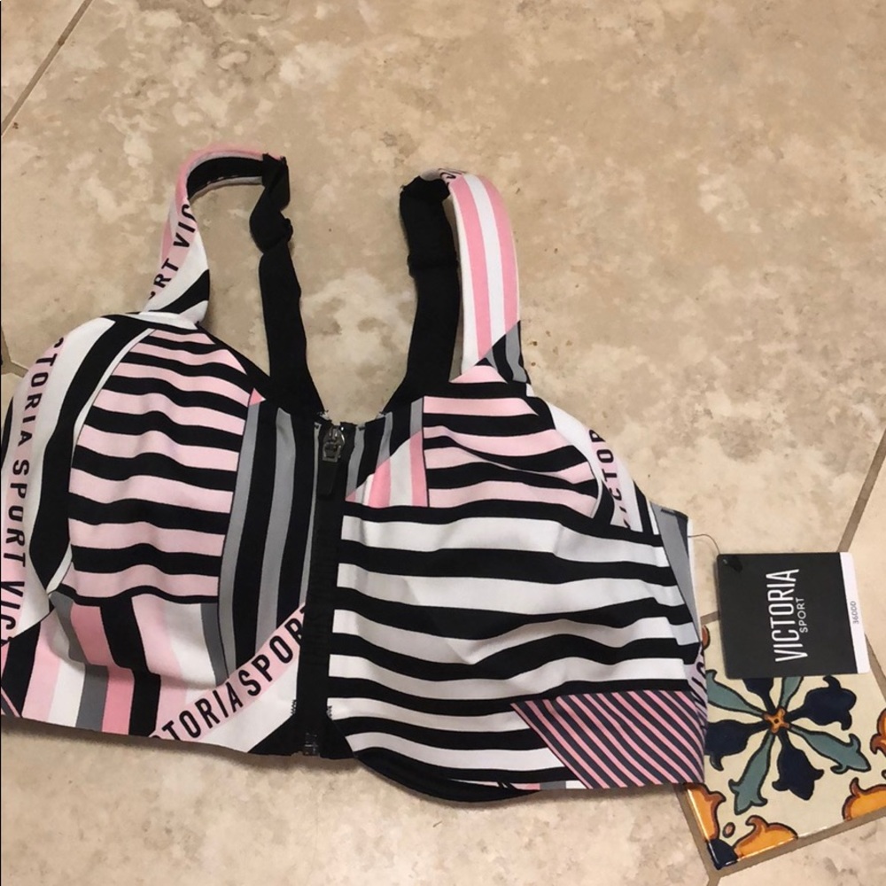 Victoria Secret Incredible Knockout Ultra Max